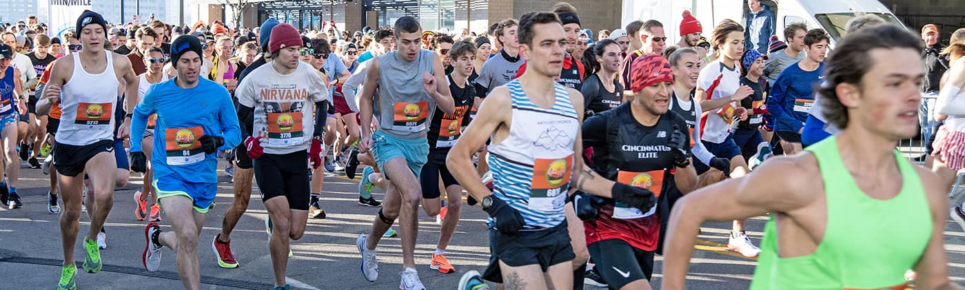 Thanksgiving Day Race runners start